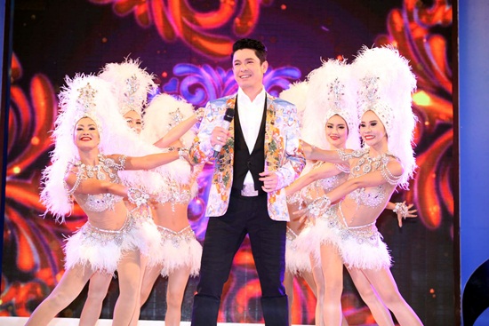 ก๊อท จักรพันธ์ การันตีโชว์สุดอลังการ ในคอนเสิร์ต 20 ปี ก๊อท จักรพันธ์ การันตีโชว์สุดอลังการ ในคอนเสิร์ต 20 ปี