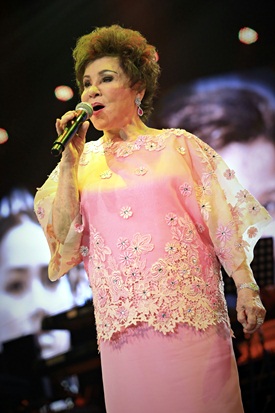 คอนเสิร์ตกล่อมกรุง ครวญเพลงไพเราะ สมเกียรติตำนานเพลงลูกกรุง คอนเสิร์ตกล่อมกรุง ครวญเพลงไพเราะ สมเกียรติตำนานเพลงลูกกรุง