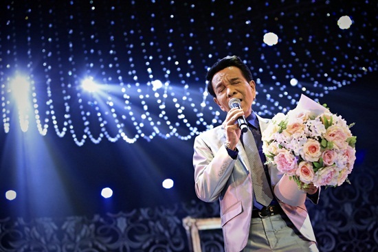 คอนเสิร์ตกล่อมกรุง ครวญเพลงไพเราะ สมเกียรติตำนานเพลงลูกกรุง คอนเสิร์ตกล่อมกรุง ครวญเพลงไพเราะ สมเกียรติตำนานเพลงลูกกรุง
