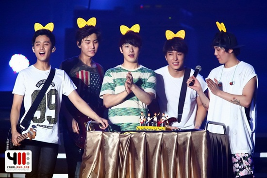 ชมภาพบรรยากาศ FTISLAND ปิดท้ายทัวร์คอนเสิร์ตในไทยอย่างอบอุ่น ชมภาพบรรยากาศ FTISLAND ปิดท้ายทัวร์คอนเสิร์ตในไทยอย่างอบอุ่น