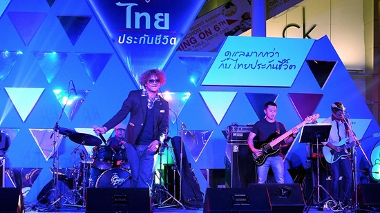 แฟน 101 RR ONE สุดฟิน ใน คอนเสิร์ตสุขซาบซึ้งกับหนึ่ง จักรวาล 