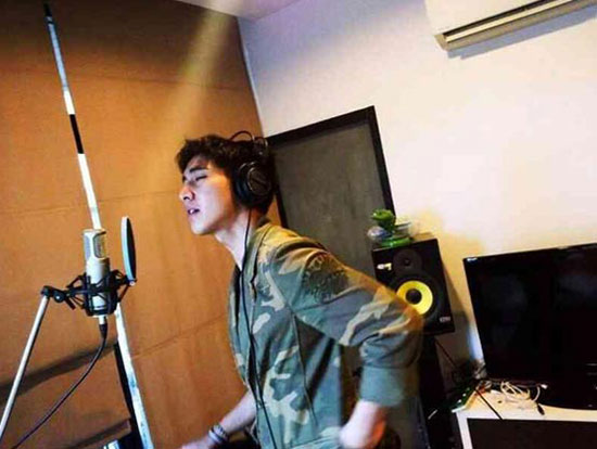 โตโน่ ซุ่มทำเพลงซิงเกิลใหม่ ยอมรับไม่ง่ายที่จะมีเพลงดี โตโน่ ซุ่มทำเพลงซิงเกิลใหม่ ยอมรับไม่ง่ายที่จะมีเพลงดี