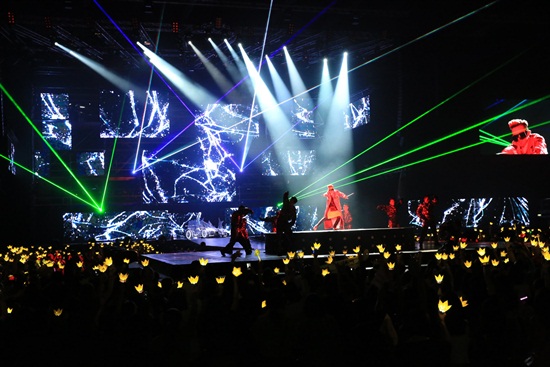 G-Dragon 2013 1st World Tour Concert