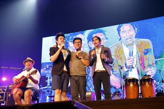 คอนเสิร์ตใหญ่ นั่งเล่น สุดประทับใจ แฟนเพลงสนุก-อิ่มบุญ คอนเสิร์ตใหญ่ นั่งเล่น สุดประทับใจ แฟนเพลงสนุก-อิ่มบุญ