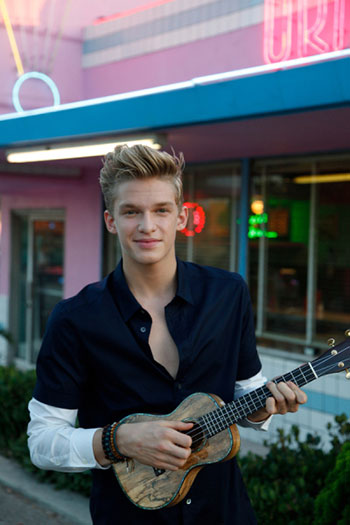 Cody Simpson ส่ง MV เพลงใหม่ La Da Dee