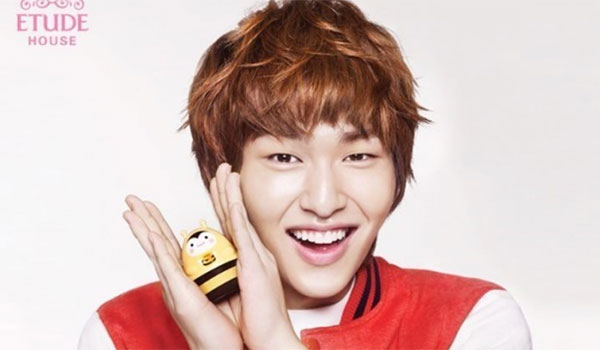 อนยู SHINee โชว์นิ้วกลางระหว่างถ่ายรายการ