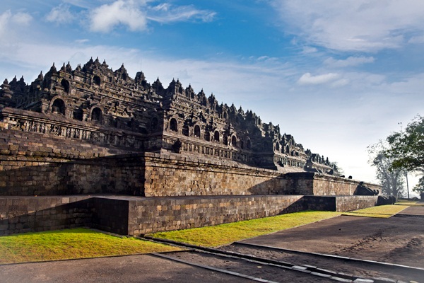 10 สถานที่ศักดิ์สิทธิ์ของชาวพุทธ ที่มีชื่อเสียงที่สุดในโลก 10 สถานที่ศักดิ์สิทธิ์ของชาวพุทธ ที่มีชื่อเสียงที่สุดในโลก