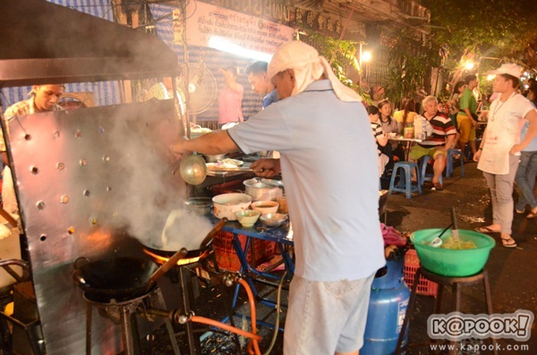  ตะลุยเยาวราชตอนค่ำ ตระเวณหาของกินร้านอร่อย