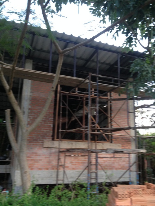 สร้างบ้านชั้นเดียวยกพื้นหลังเล็ก บนที่เหลือของบ้านหลังแรก สร้างบ้านชั้นเดียวยกพื้นหลังเล็ก บนที่เหลือของบ้านหลังแรก