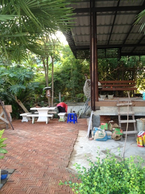 สร้างบ้านชั้นเดียวยกพื้นหลังเล็ก บนที่เหลือของบ้านหลังแรก สร้างบ้านชั้นเดียวยกพื้นหลังเล็ก บนที่เหลือของบ้านหลังแรก