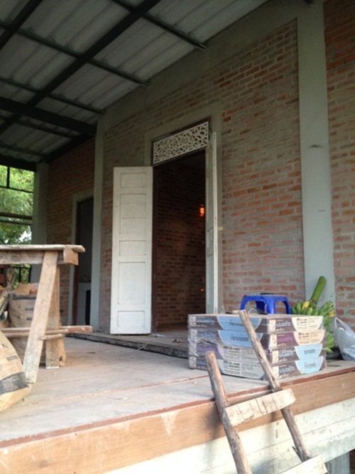 สร้างบ้านชั้นเดียวยกพื้นหลังเล็ก บนที่เหลือของบ้านหลังแรก สร้างบ้านชั้นเดียวยกพื้นหลังเล็ก บนที่เหลือของบ้านหลังแรก