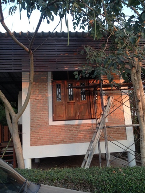 สร้างบ้านชั้นเดียวยกพื้นหลังเล็ก บนที่เหลือของบ้านหลังแรก สร้างบ้านชั้นเดียวยกพื้นหลังเล็ก บนที่เหลือของบ้านหลังแรก