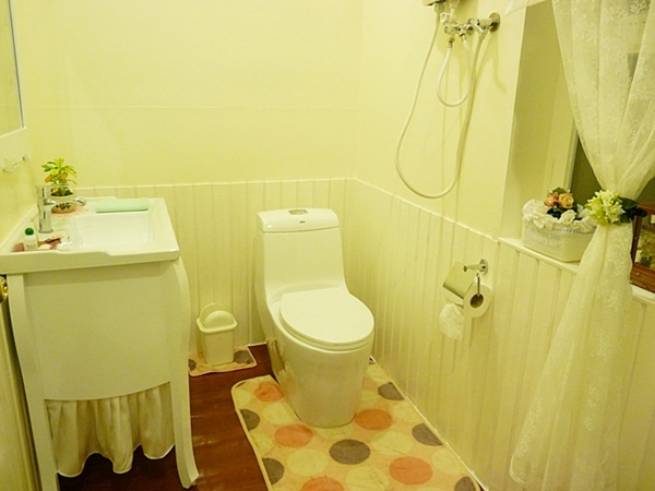 รีโนเวทห้องน้ำบ้านไม้ สวยเริดจนต้องอึ้ง รีโนเวทห้องน้ำบ้านไม้ สวยเริดจนต้องอึ้ง