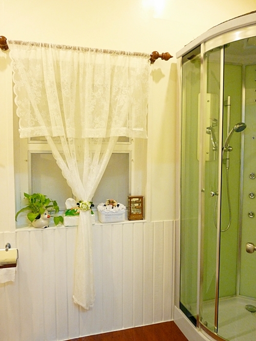 รีโนเวทห้องน้ำบ้านไม้ สวยเริดจนต้องอึ้ง รีโนเวทห้องน้ำบ้านไม้ สวยเริดจนต้องอึ้ง