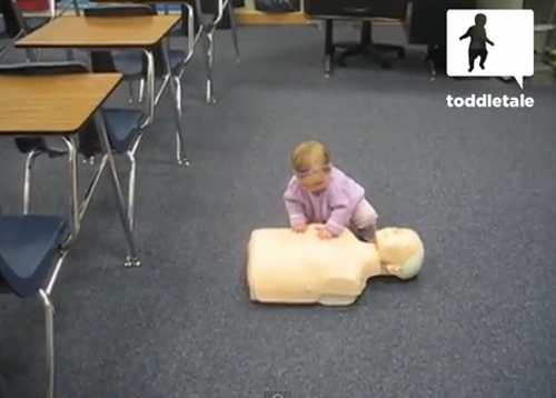 คลิปเด็ก ทำ CPR ปฐมพยาบาล ได้ตั้งแต่เพิ่งหัดเดิน