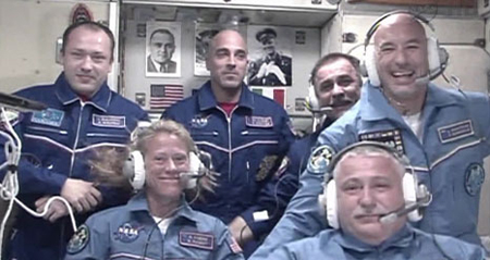 ยานโซยุซ ส่งนักบินอวกาศชุดใหม่ถึงสถานีอวกาศ ISS แล้ว
