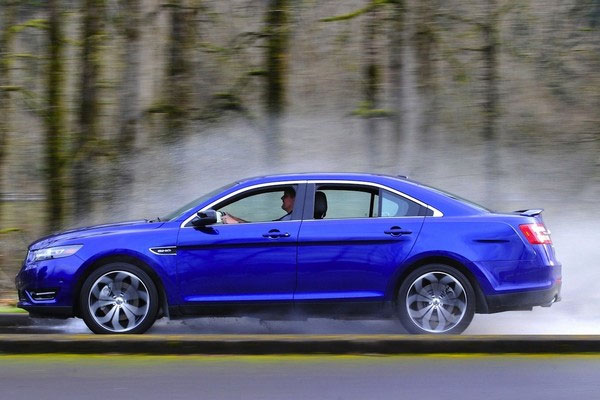 เรียบหรูทันสมัย Ford เปิดตัวรถใหม่ 2013