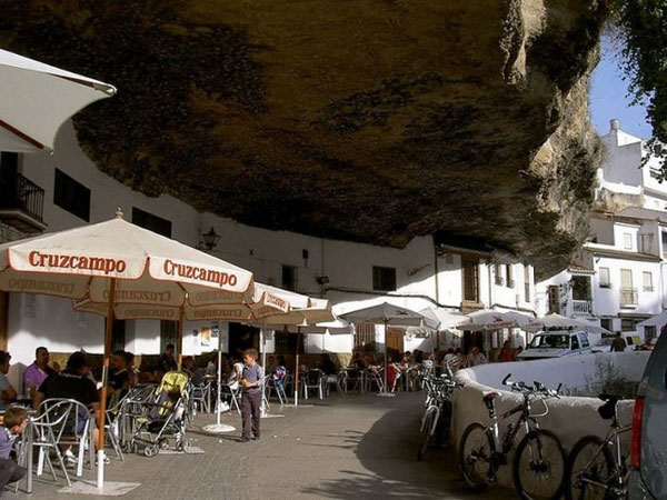 มหัศจรรย์! เมืองแปลกใต้หินผา อีกหนึ่งมนต์เสน่ห์ของสเปน
