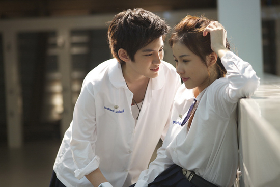 สาววาย เตรียมจิ้น!!! ติ๊นา เลิฟซีน เทวี ใน ตีสาม คืนสาม 3D สาววาย เตรียมจิ้น!!! ติ๊นา เลิฟซีน เทวี ใน ตีสาม คืนสาม 3D