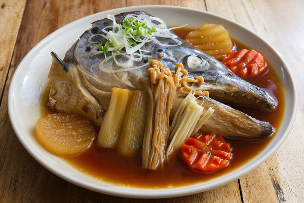 หัวปลาแซลมอนต้มซีอิ๊วตำรับญี่ปุ่น