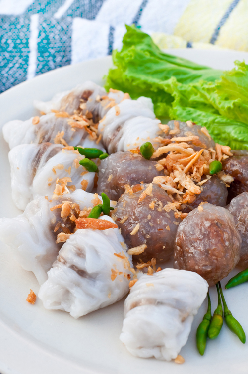 สาคูไส้หมู ข้าวเกรียบปากหม้อ ขนมไทยยอดนิยม สาคูไส้หมู ข้าวเกรียบปากหม้อ ขนมไทยยอดนิยม