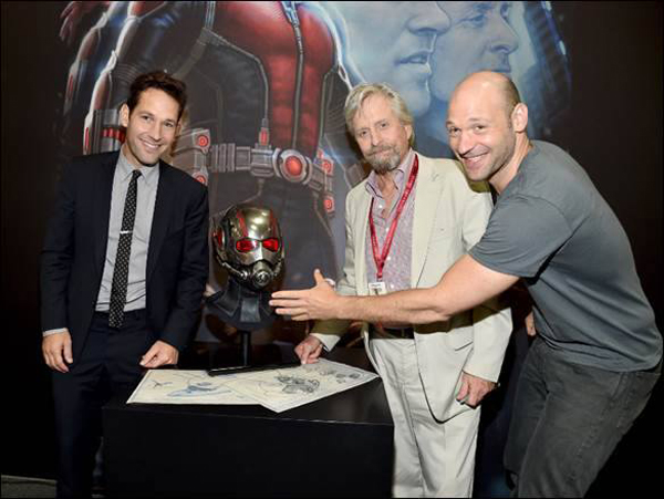 ไมเคิล ดักลาส ปรากฏโฉมในมาด แฮงค์ พิม จากกองถ่าย Ant-Man 