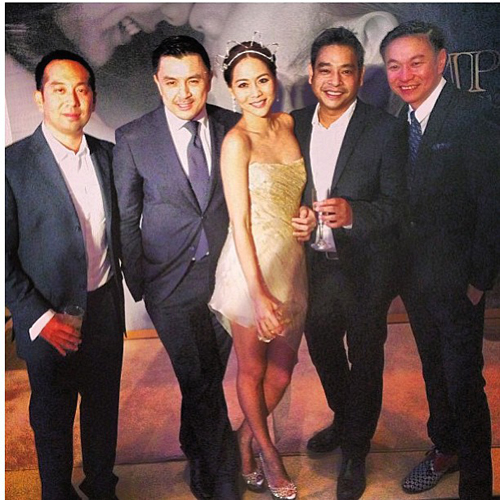 ชุดแต่งงานดารา ชุดแต่งงานดารา