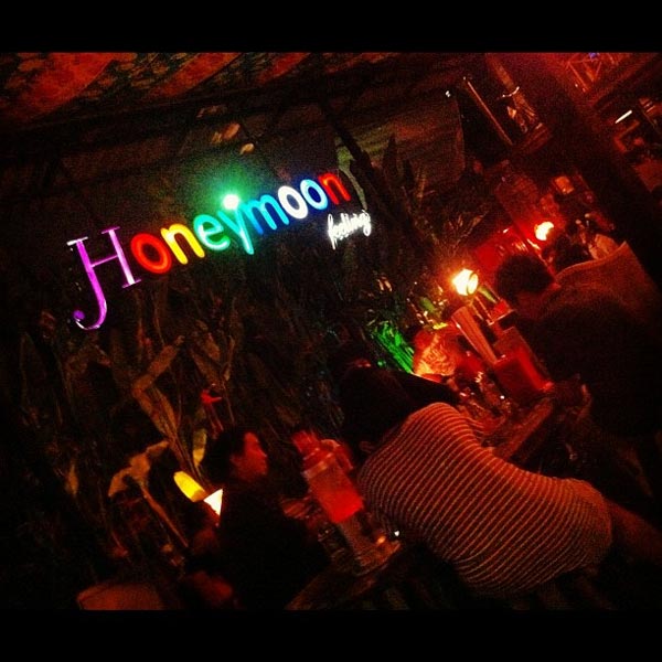 Honeymoon Pub
