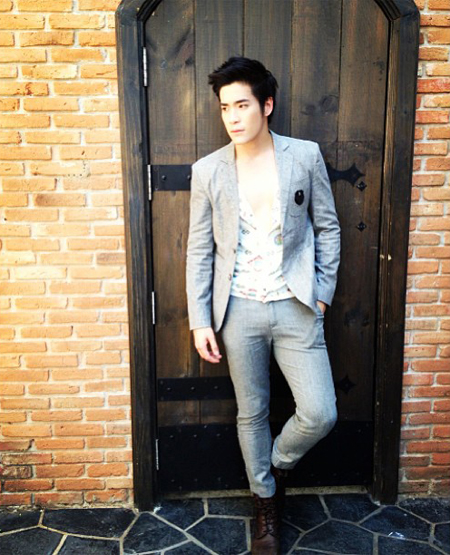 อาเล็ก ธีรเดช อาเล็ก ธีรเดช