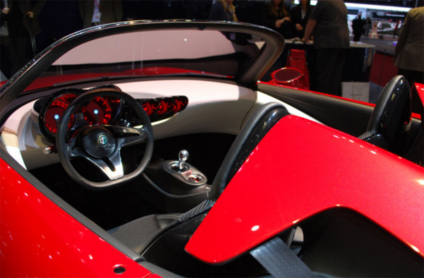Alfa Romeo รุ่นเปิดประทุน Alfa Romeo รุ่นเปิดประทุน