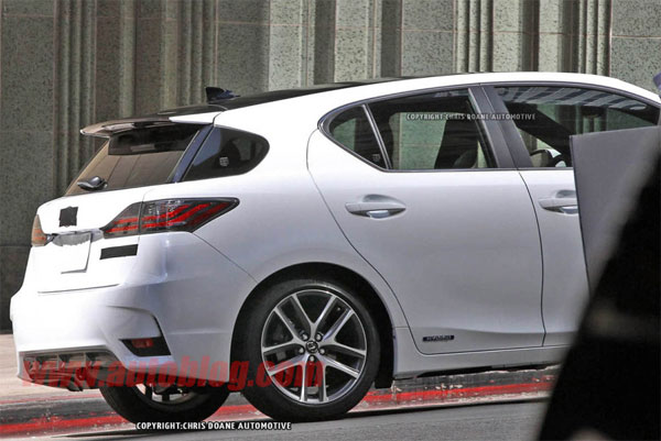 Lexus CT200h