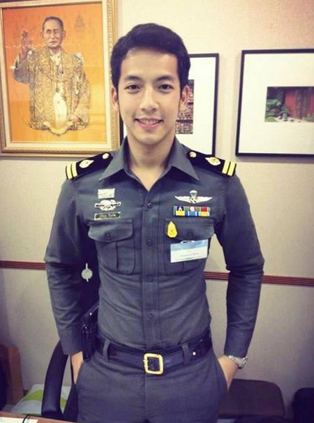 ตำรวจหล่อ ตำรวจหล่อ