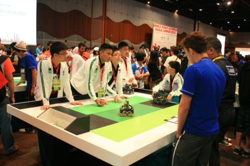 เด็กไทยกวาด 4 เหรียญรางวัล จากโอลิมปิกหุ่นยนต์โลก 2012