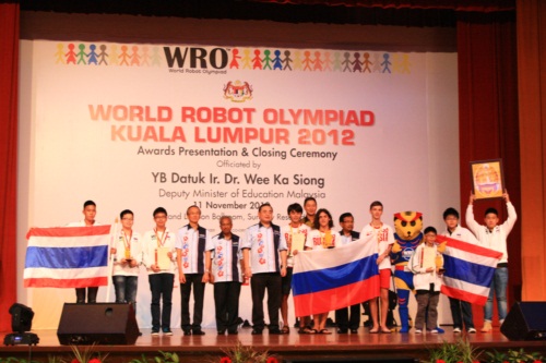 เด็กไทยกวาด 4 เหรียญรางวัล จากโอลิมปิกหุ่นยนต์โลก 2012