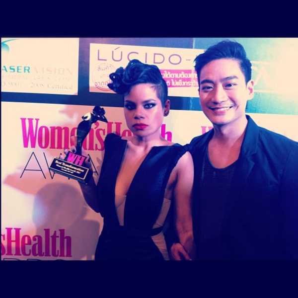 เริ่ดอ่ะ! โอปอล์ แหวกอกโชว์ ร่วมงาน Women's Health Awards 2012