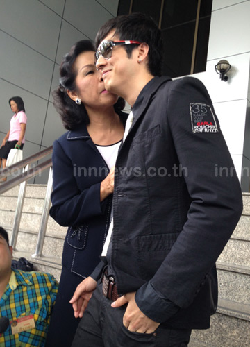 ไกล่เกลี่ยลงตัว เจ๊เบียบ หอมแก้ม ฟิล์ม ขอโทษที่ด่าเลว