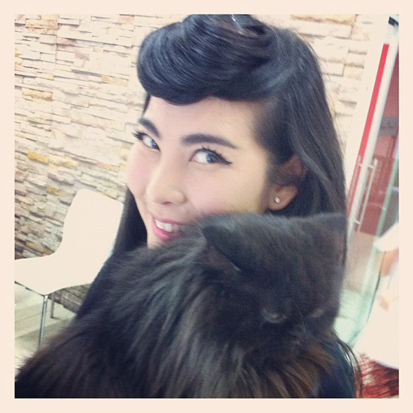 รู้จัก ก้อย วลัยลักษณ์ ว่าที่เจ้าสาว โย่ง อาร์มแชร์