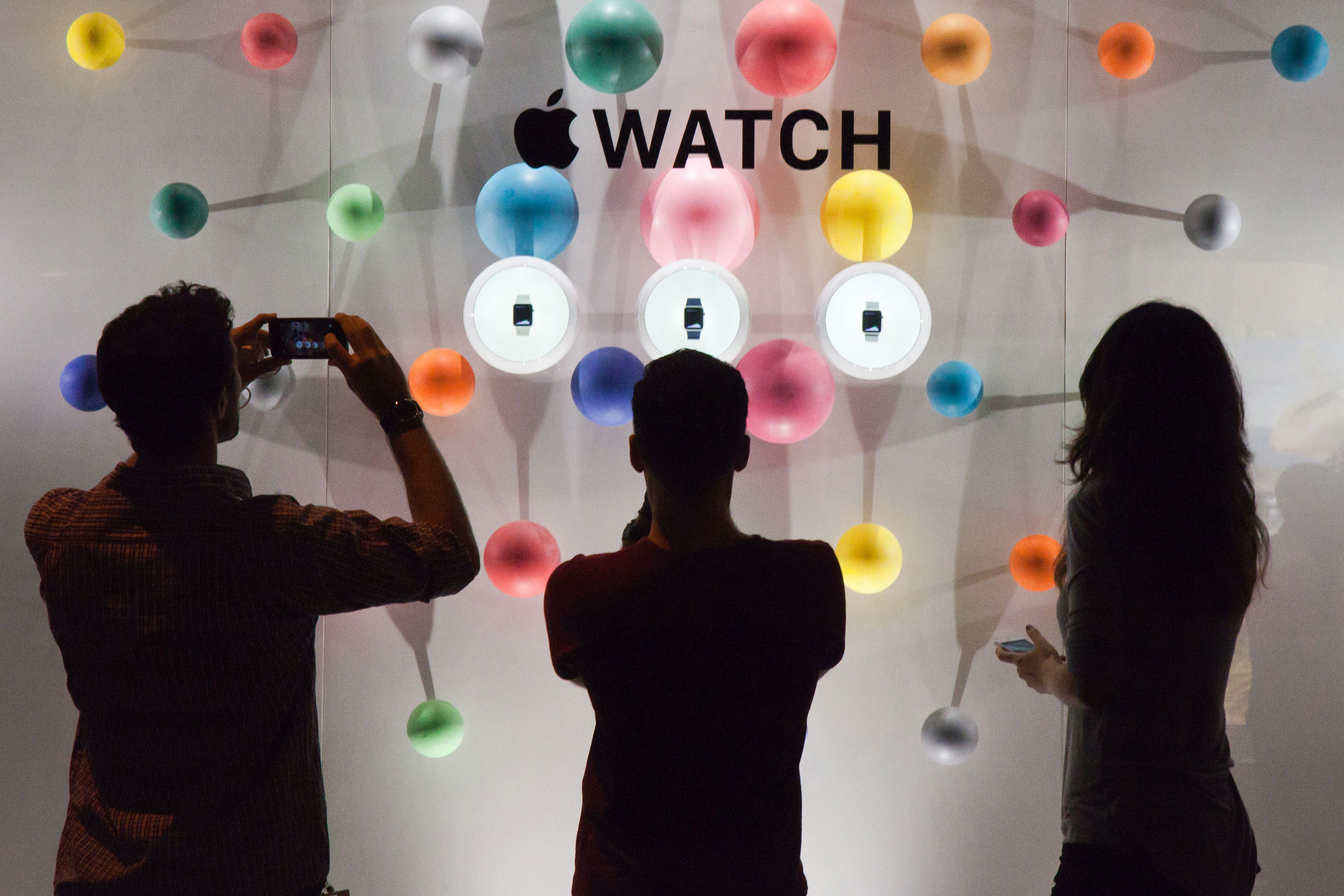 Tim Cook ยืนยัน ! Apple Watch เตรียมขายเดือนเมษายน 2015 