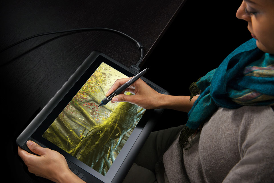 Wacom Cintiq 13HD Touch เม้าส์ปากกาหน้าจอสัมผัส รองรับ Multi-touch Wacom Cintiq 13HD Touch เม้าส์ปากกาหน้าจอสัมผัส รองรับ Multi-touch