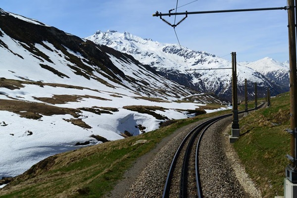 ไปนั่ง Glacier Express รถด่วนขบวนที่ช้าที่สุดในโลกกัน