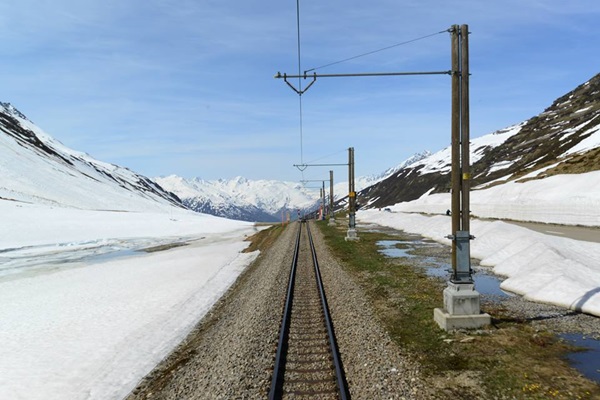 ไปนั่ง Glacier Express รถด่วนขบวนที่ช้าที่สุดในโลกกัน ไปนั่ง Glacier Express รถด่วนขบวนที่ช้าที่สุดในโลกกัน