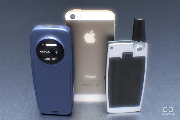 เจ๋ง ! เมื่อจับ Nokia 3310 และ Ericsson T28 มาแปลงโฉมสมาร์ทโฟน