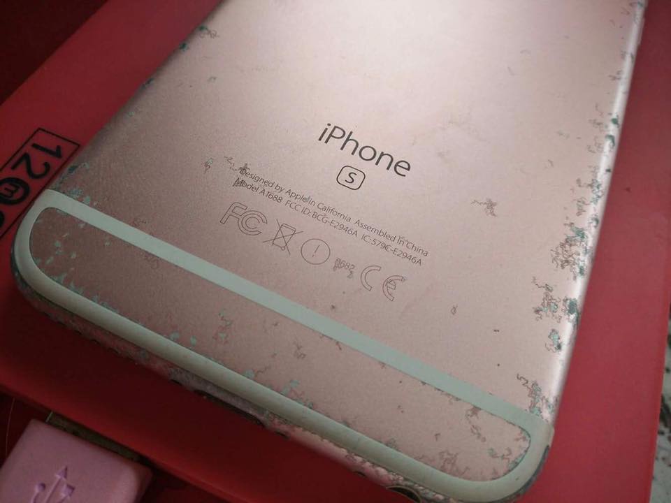 สาวกไอโฟนเซ็ง ใช้ iPhone 6s 