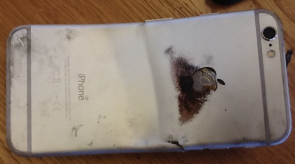 iPhone 6 โดนกระแทกงอคากระเป๋ากางเกง แบตเตอรี่ไฟลุกใหม้ขา
