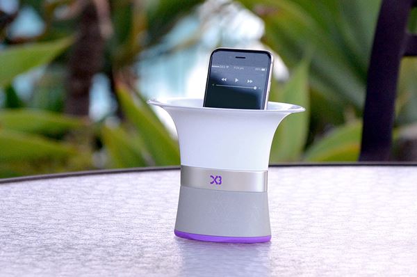 The Audiovase ลำโพงสำหรับ iPhone