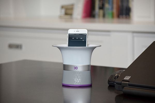 The Audiovase ลำโพงสำหรับ iPhone