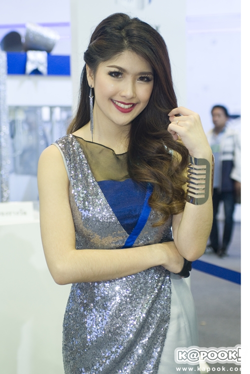 พริตตี้สาวสวยที่งาน Thailand Mobile Expo 2016