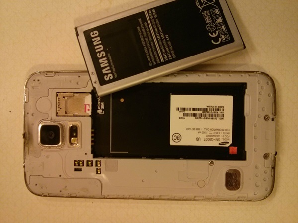 ลุกเป็นไฟ ! Samsung Galaxy S5 วางไว้เฉย ๆ ไฟก็ลุกได้