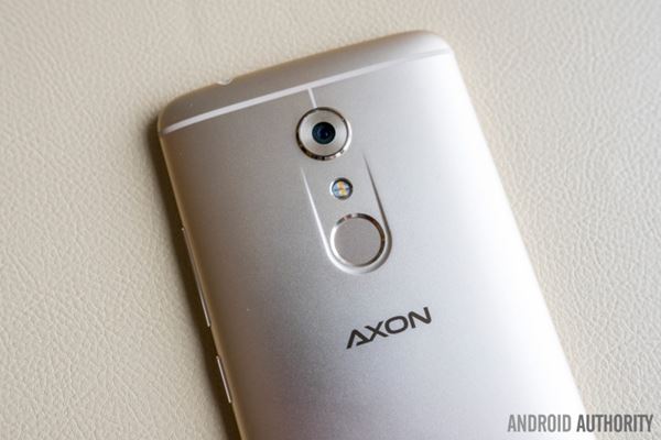 เปิดตัว ZTE Axon 7 