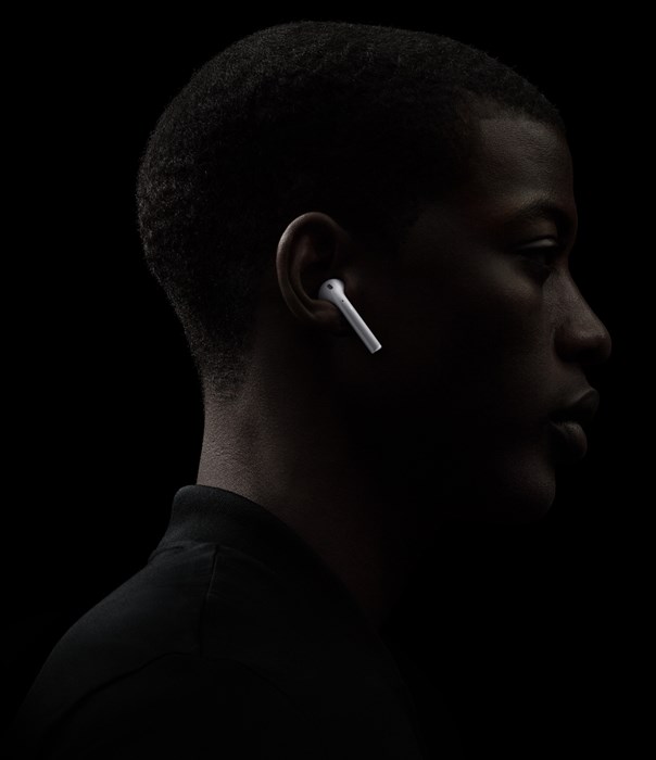 ใช้ AirPods และหูฟังไร้สายอาจเสี่ยงมะเร็ง